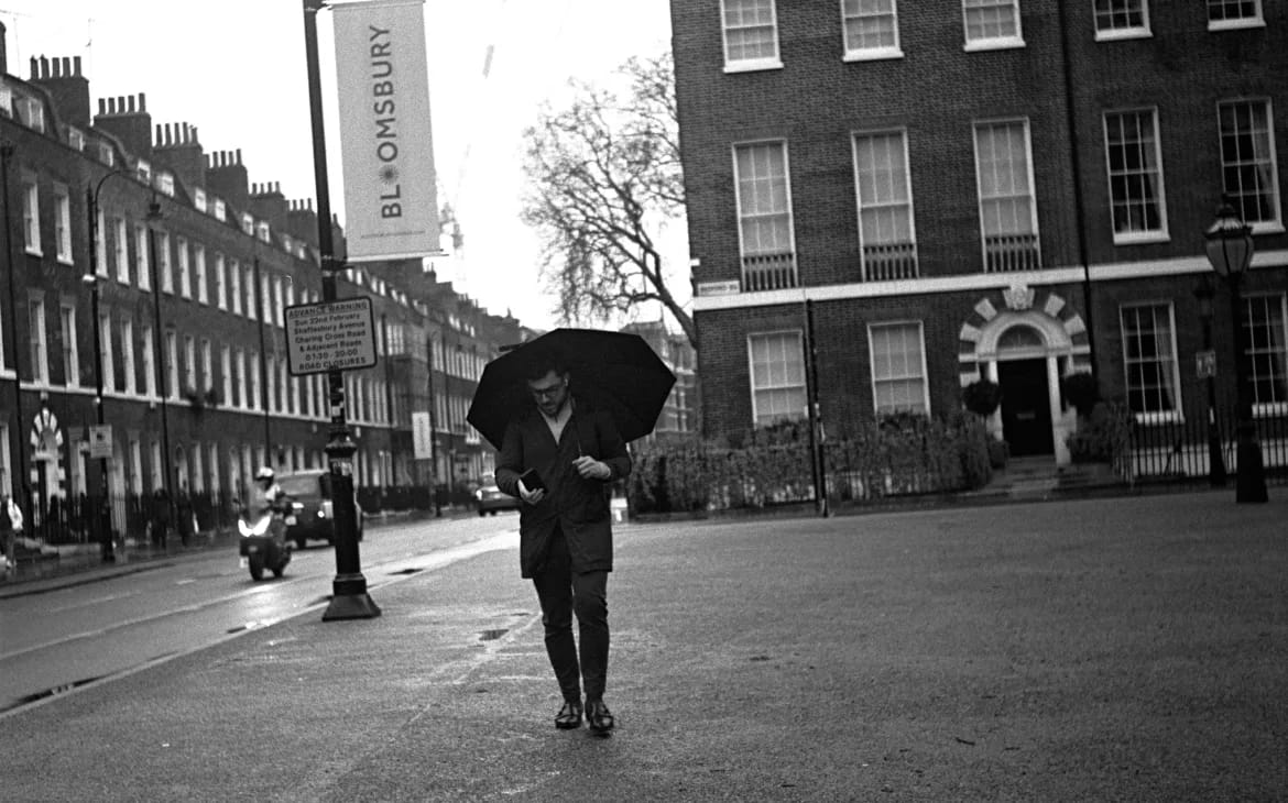 Film Photography London: 10 Spots for Street Shots, Vinyl & Hidden Gems | Alfie B-Smith A rainy afternoon in Bloomsbury. Walking between the Grant Museum and the bookshops, capturing the classic Georgian architecture in the drizzle.
