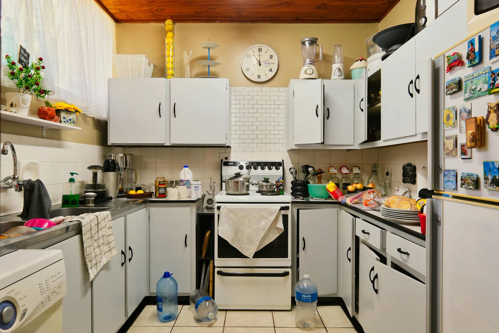 7 Kitchen Decluttering Tips for a Tidy Space